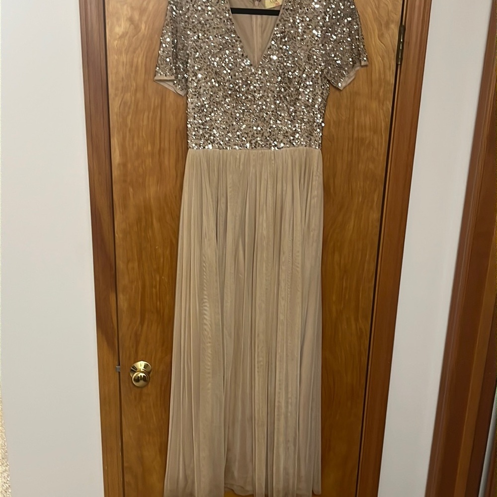 Maya Talk UL 10/US 6/ EUR 38 short sleeve maxi dress.